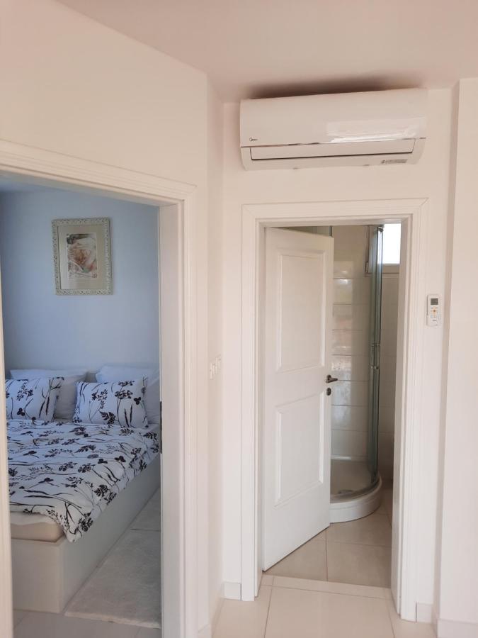 Penzion U Kapitana Apartment Vir Ngoại thất bức ảnh